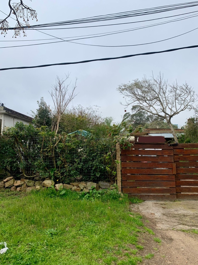 EN VENTA CASA EN PUNTA DEL ESTE A RECICLAR. IDEAL INVERSORES. ZONA LOS ÁNGELES 