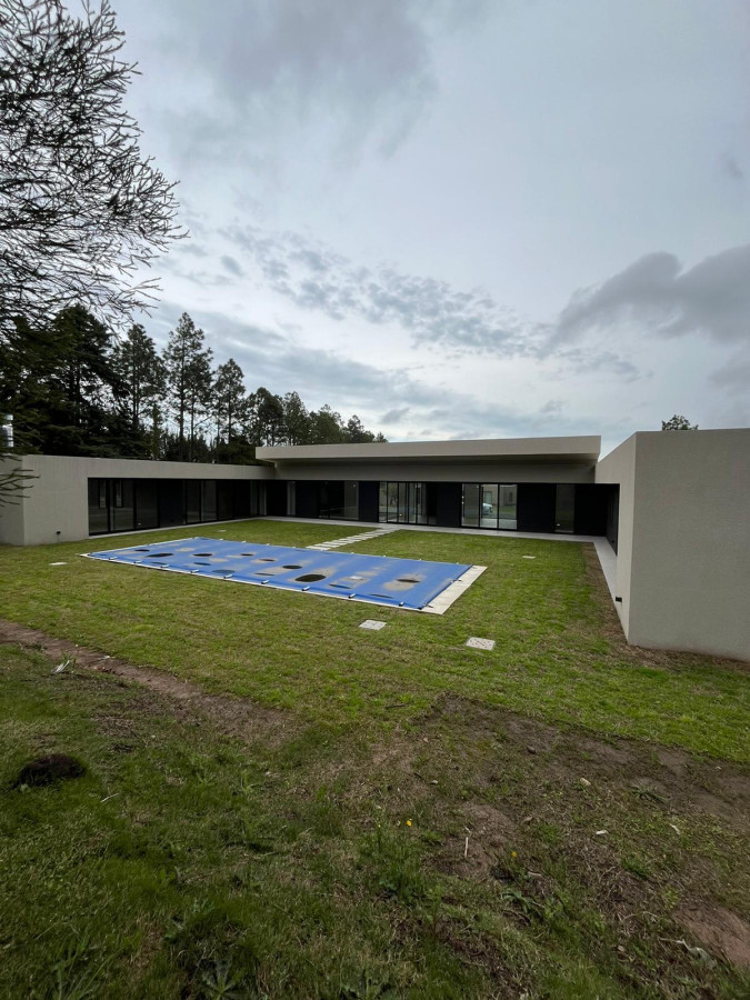 SE VENDE CASA EN BARRIO PRIVADO CARMEL