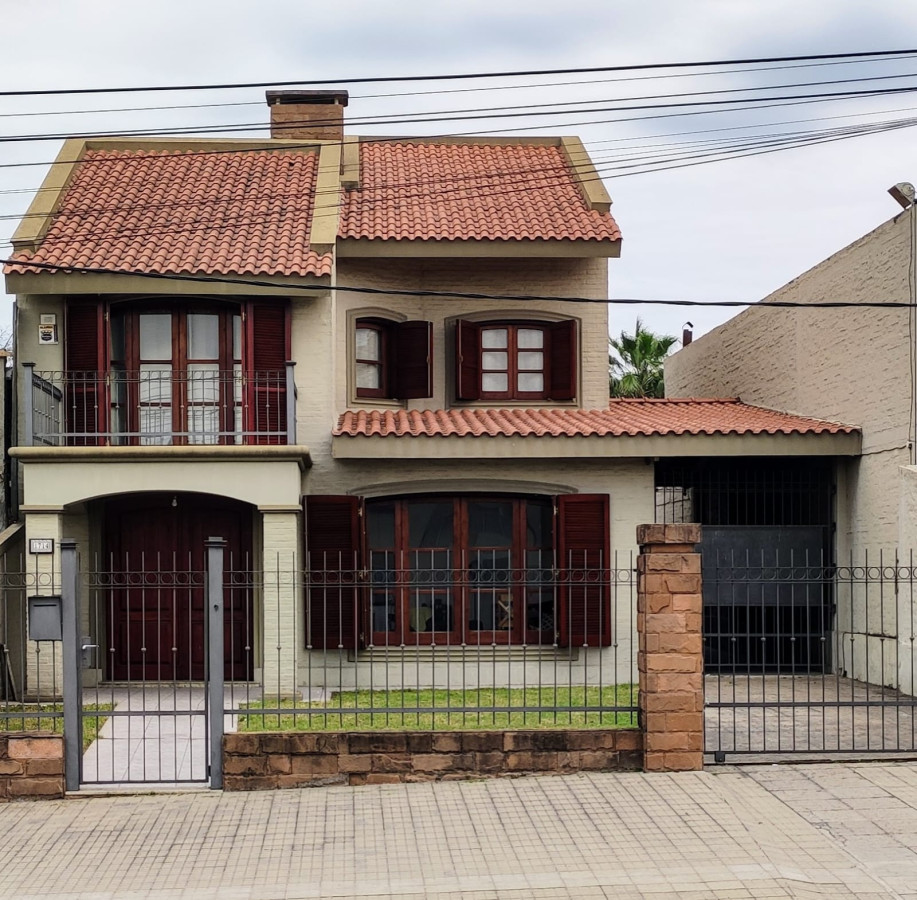 CASA EN VENTA PAYSANDU SOBRE AVENIDA PRINCIPAL