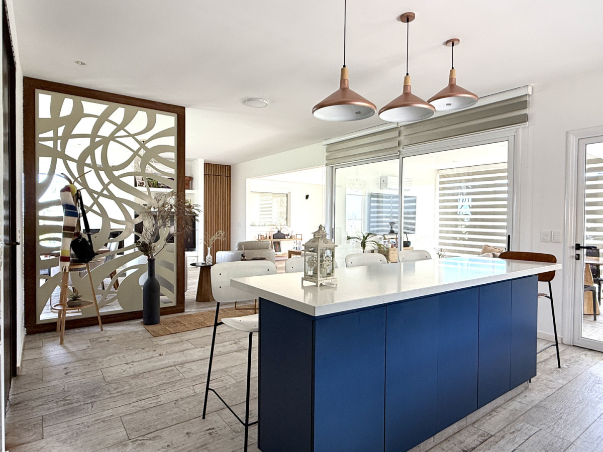 VENTA CASA UNA PLANTA, 3 DORMITORIOS, CON PISCINA, EN BARRIO PRIVADO MIRADOR DE LA TAHONA, CANELONES