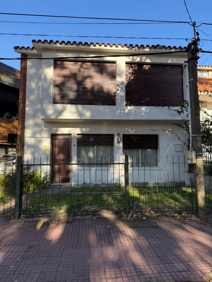 Casa en Carrasco Sur FLIA o EMPRESA !