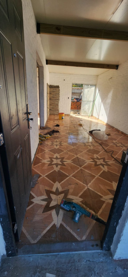 Se alquila casa en Neptunia sur.