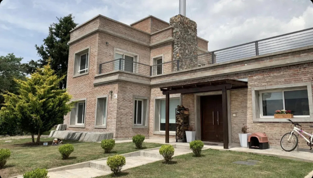 Oportunidad casa 5 dormitorios 4 baños piscina  en Nueva Palmira Colonia 