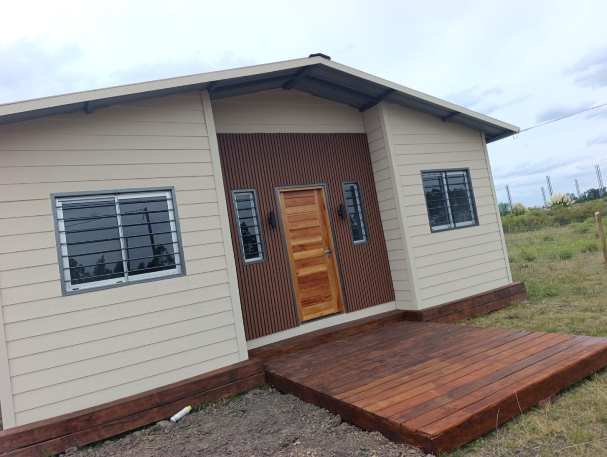 Se alquila casa en San Jacinto. 