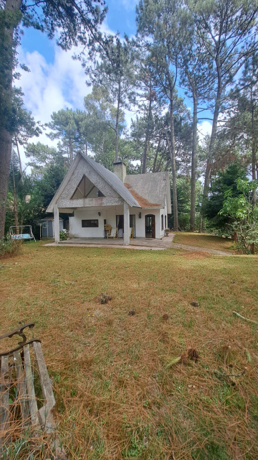 Alquiler y venta gran casa zona Pinares