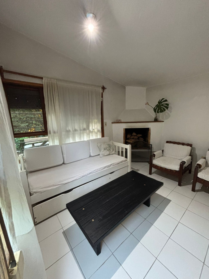 Se alquila casa en El Chorro