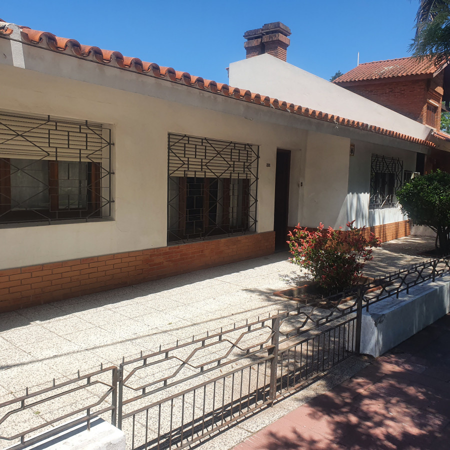 CASA EN VENTA REP. ARGENTINA PAYSANDU
