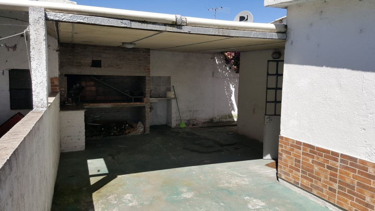 Onex Alquila Casa de 2 Dormitorios en Las Toscas Sur