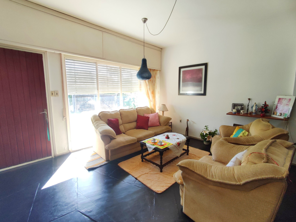 Casa en Venta de 7 dormitorios en Solymar a mts de la Rambla