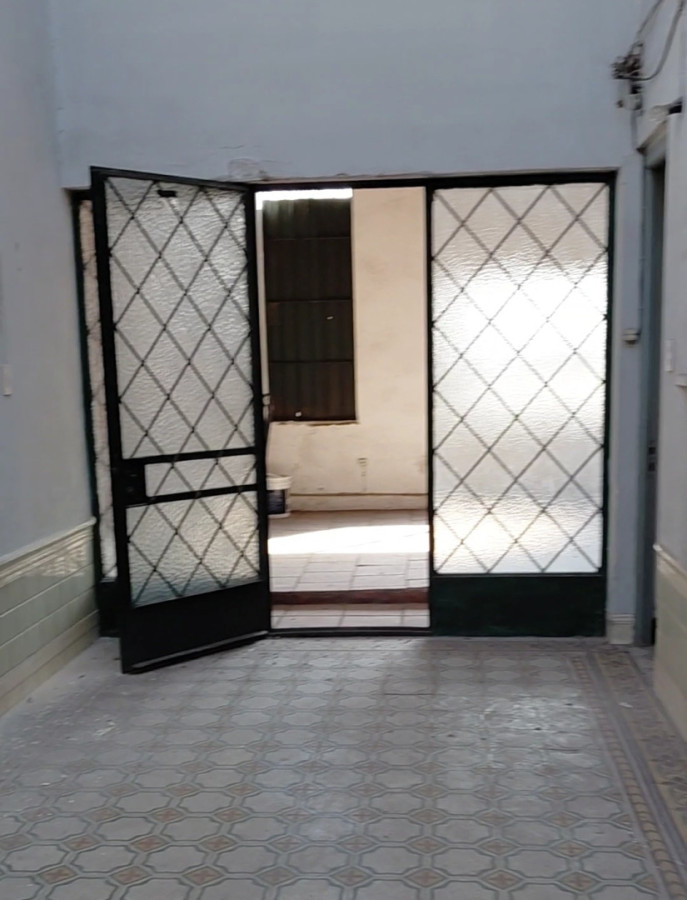 Alquiler de casa en Montevideo ideal  hogar estudiantil a mejorar