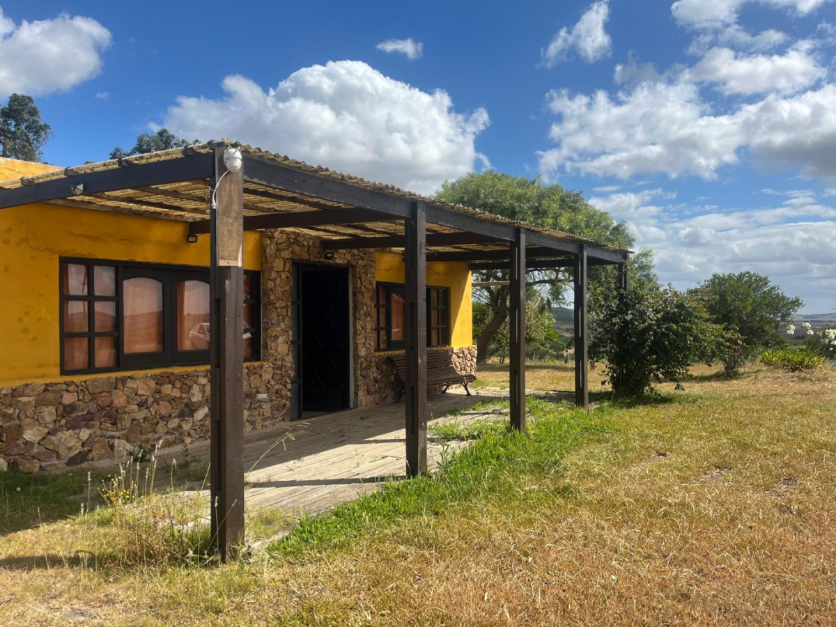 Venta chacra de 5 hectáreas con casa de 2 dormitorios en Las Cañas.
