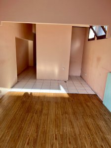 Se alquila local comercial en Punta del Este. Oportunidad!
