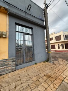 Se alquila local comercial en el centro de Tacuarembó 