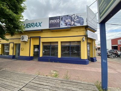 ALQUILER Y VENTA DE GRAN LOCAL COMERCIAL EN PRINCIPAL AVENIDA PAYSANDU