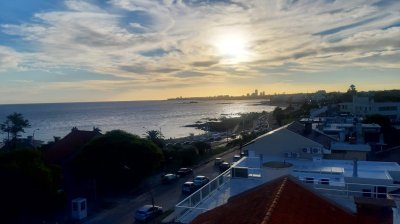 VENTA APARTAMENTO PUNTA GORDA VISTA INMEJORABLE 3 DORMITORIOS BAÑO COCHERA RECICLADO A NUEVO