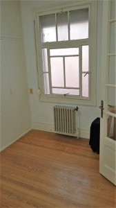 VENTA APARTAMENTO CENTRO ESTILO ART DECÓ 2 DORMITORIOS CONTRAFRENTE MUCHA LUZ Y MUY PROLIJO CON CALEFACCIÓN CENTRAL