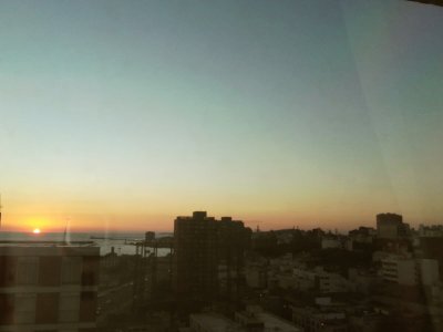 Piso Alto En Paraguay y Rambla 1 dormitorio con toda la vista y el Sol + Financiación BHU