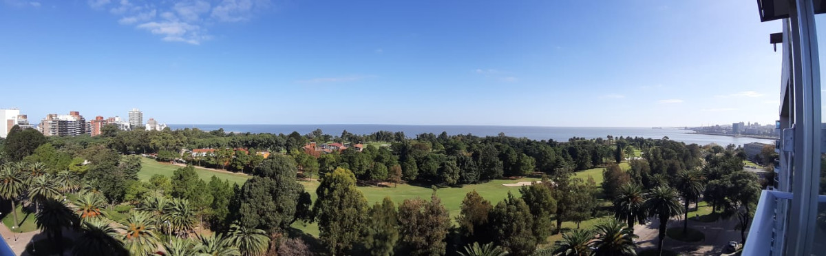 Moderno apartamento con tecnología de punta y la mejor vista sobre Club de Golf y Rambla de Montevideo