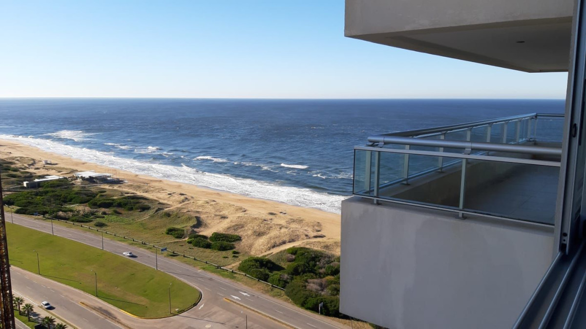 Piso Alto con la mejor Vista a la Isla de Lobos en primera línea de la Brava con todas las Amenities
