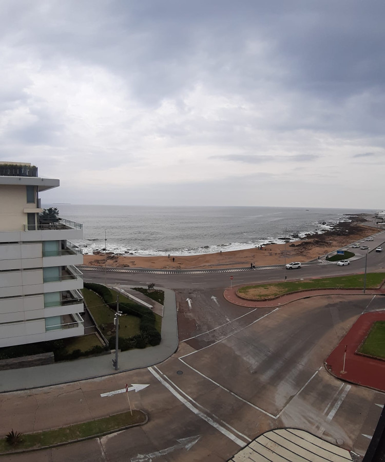 Edificio de Categoría  con vista a la Isla de Lobos, Isla Gorriti y Puerto de Punta del Este