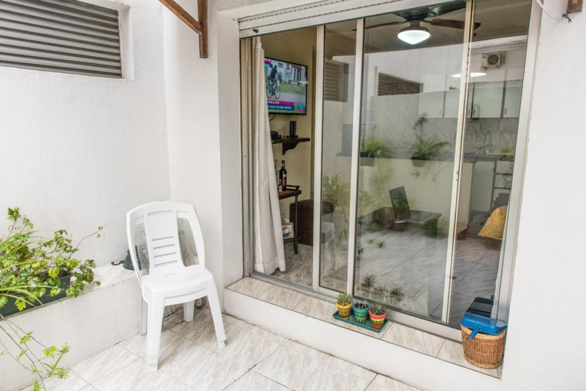 Rambla y Colombes Apartamento en edificio moderno 1 dormitorio con estupendo Patio muy disfrutable