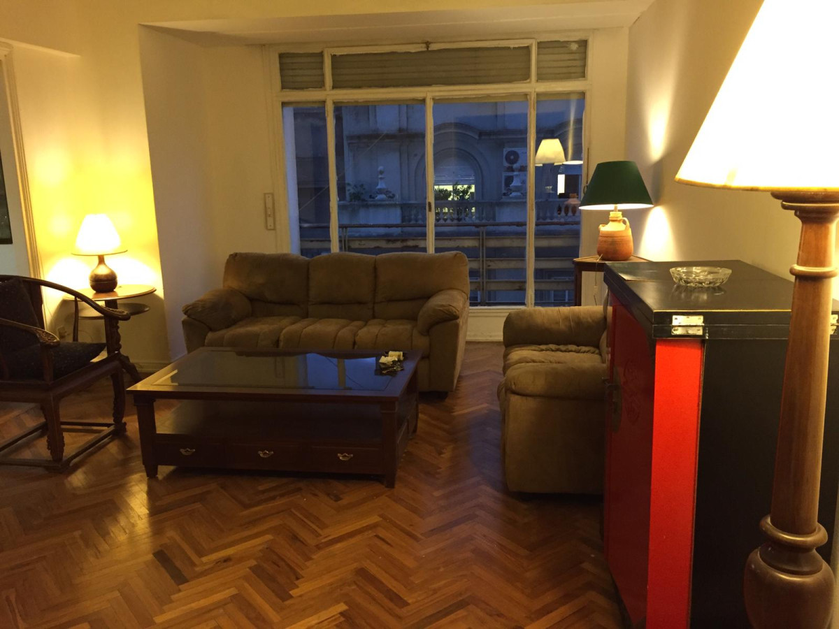 MUY BUEN APARTAMENTO EN PISO ALTO EN PARAGUAY Y MERCEDES - EDIFICIO DE CATEGORÍA.-