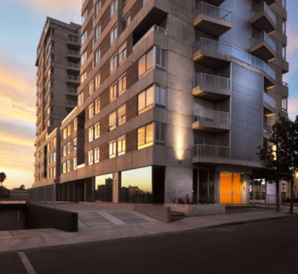 A Estrenar muy Próximo al Sanatorio Mautone & Supermercado Disco Av. Roosevelt