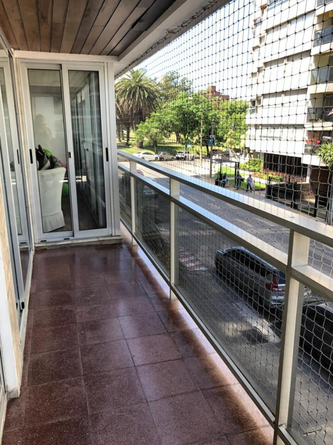 Villa Biarritz Amplio Apartamento 3 dormitorios + Buen Servicio Muy Próximo Rambla y Plaza Biarritz