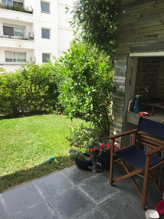 Buen Apartamento en Rincón del Lago con jardín propio y salida al lago: Av. de las Américas prox. Parque Miramar.