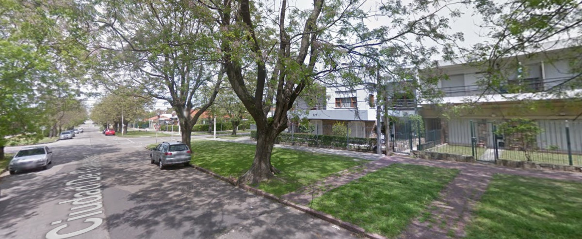 Alquiler 2 dormitorios Punta gorda Apartamento planta baja: Propiedad Horizontal de bajos próximo a Rambla y Centro Comercial de Punta Gorda.