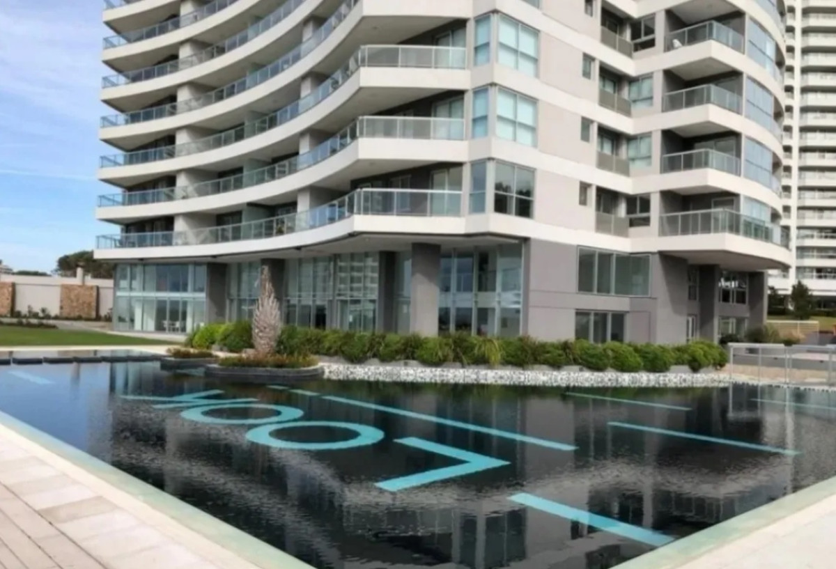 Parada 10 Brava Piso alto con gran vista al mar