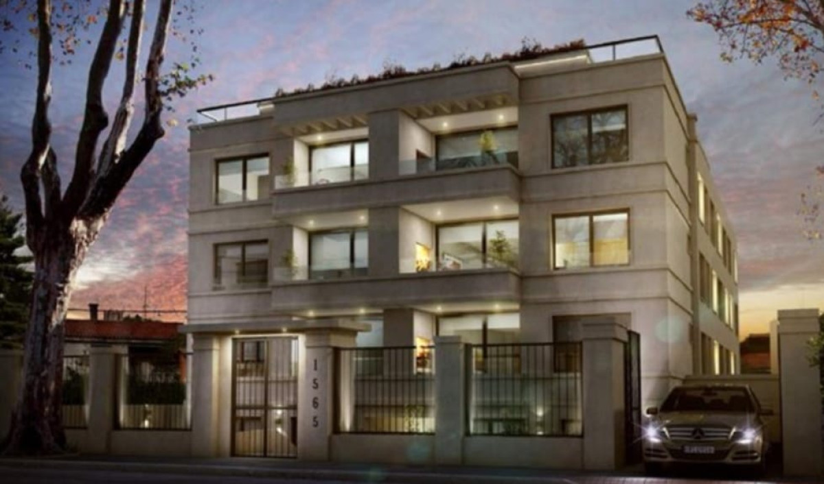 ESTRENE  1 DORMITORIO CON GARAGE MUY PROXIMO A LA RAMBLA & CLUB MALVÍN con EXCELENTES TERMINACIONES.-