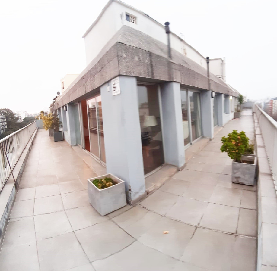 VENTA APARTAMENTO PENTHOUSE POCITOS 3 DORMITORIOS GRANDES TERRAZAS GARAGE DOBLE