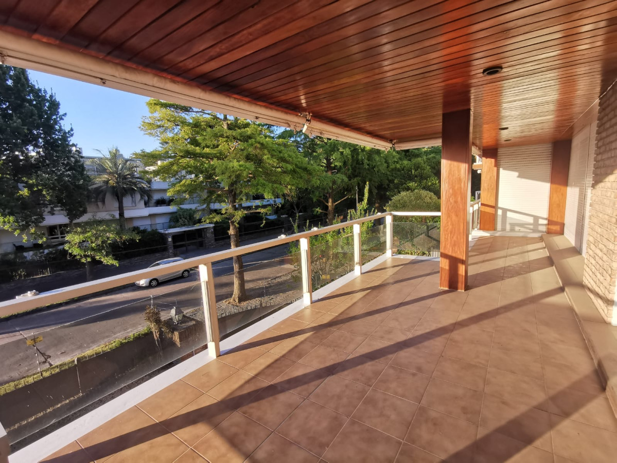 CARRASCO ALQUILER APARTAMENTO CATEGORIA PROXIMO AROCENA Y LAWN TENNIS