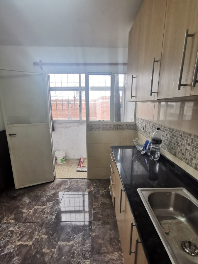 Sayago: Muy Próximo a Millán y Molinos de Raffo: 3er. Piso por escalera Impecable pronto para mudarse.-