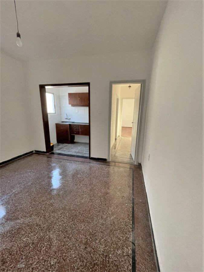 Atención Rentistas ! 3 interesantes opciones de inmuebles con Renta Segura en Brazo Oriental - Malvin Norte & La Comercial.-