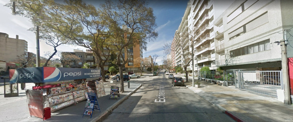 Propiedad horizontal en planta baja con patio y garage ideal Renta dentro del Pocitos mas luminoso y despejado a mts. de la Rambla