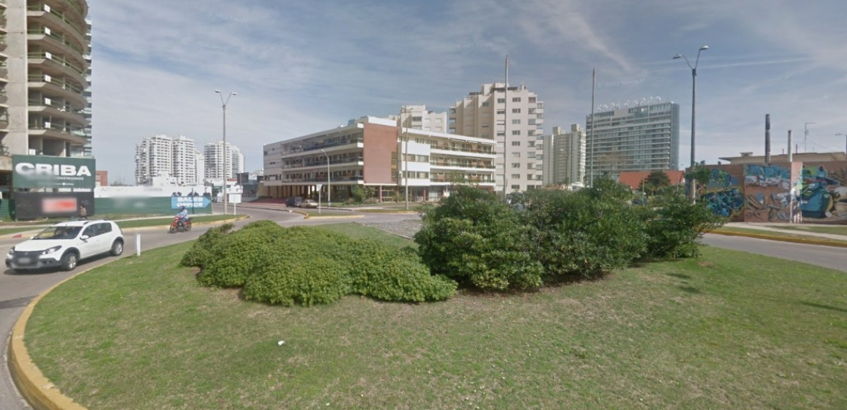 Punta del Este: Alquiler por Temporada 1 dormitorio con garage prox. Hotel Conrad