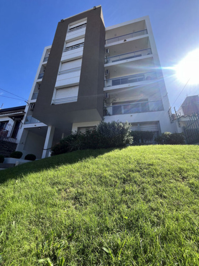 Venta Apartamento Malvin Nuevo 2 Dormitorios 2 Baños Cochera.