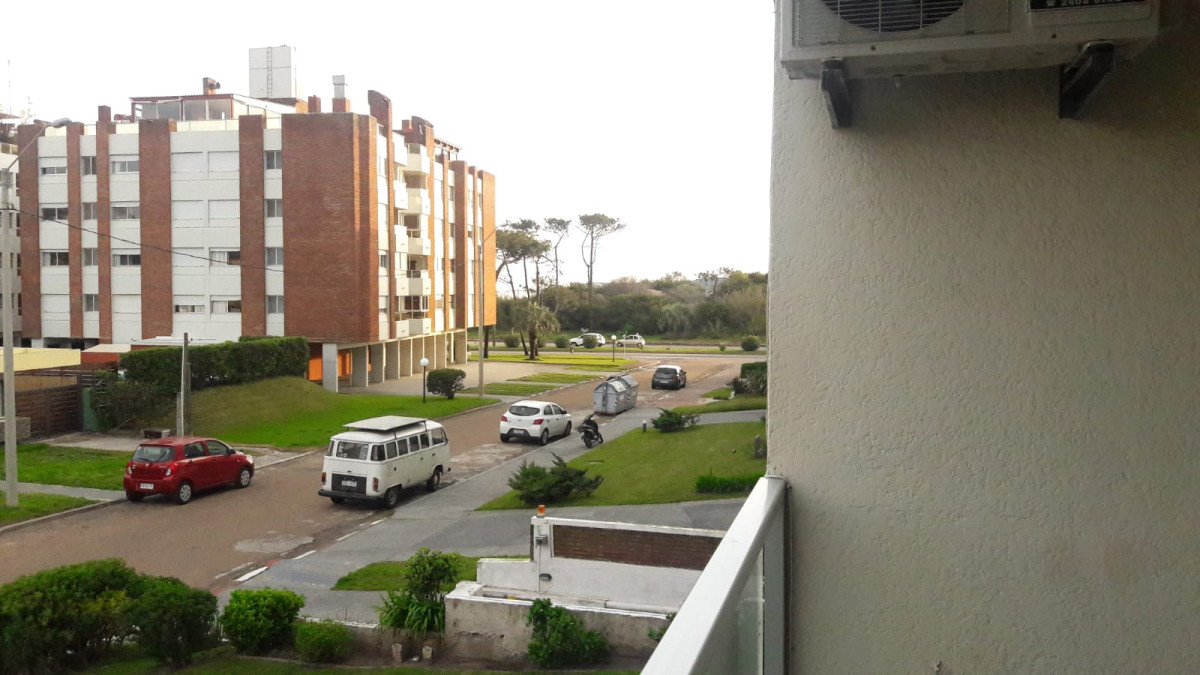 Apartameno a mts. de la Rambla Parada 14 Mansa 2dorm y 2 baños Cochera Terraza