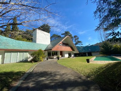 Estupendo Chalet en Lugano Excelente calidad de Construcción y buenas terminaciones.-
