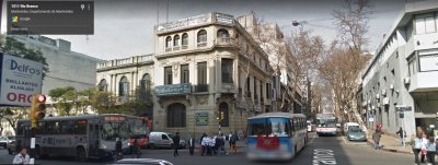 Río Branco esq. Av. Uruguay Construcción de estilo con finas terminaciones en Carpintería, Molduras & Grandes Vitreaux.-
