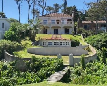 Estupendo Chalet Colonial Parada 31 Mansa con vista al mar y salida a 2 calles