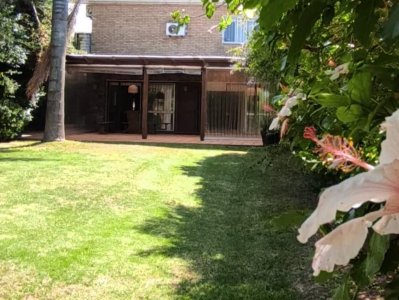 Padrón Único Av. Rivera prox. San Marino Sólido Chalet de Tejas Coloniales y Ladrillo visto 2 plantas