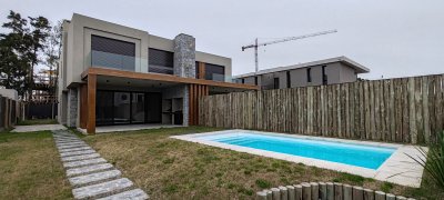Estrene Julio 2025 Barrio Parque II con Centro Comercial a escasos 380 mts.