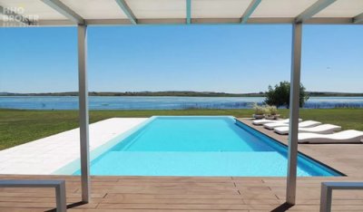 Casa En Venta. Barrio Privado. Laguna De Los Cisnes 