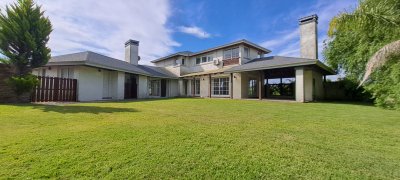 ALQUILER VENTA COLINAS DE CARRASCO PISCINA BARBACOA GRAN RESIDENCIA  SERVICIO 