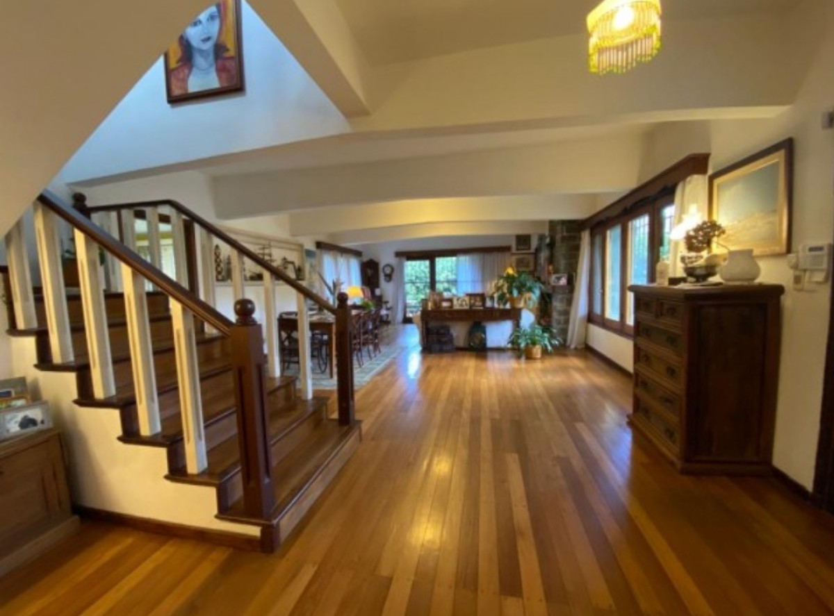 Relevante Chalet Parada 15 Mansa en 1000 m2 de terreno y 400 mts. edificados a tan solo 150 mts.  de la playa