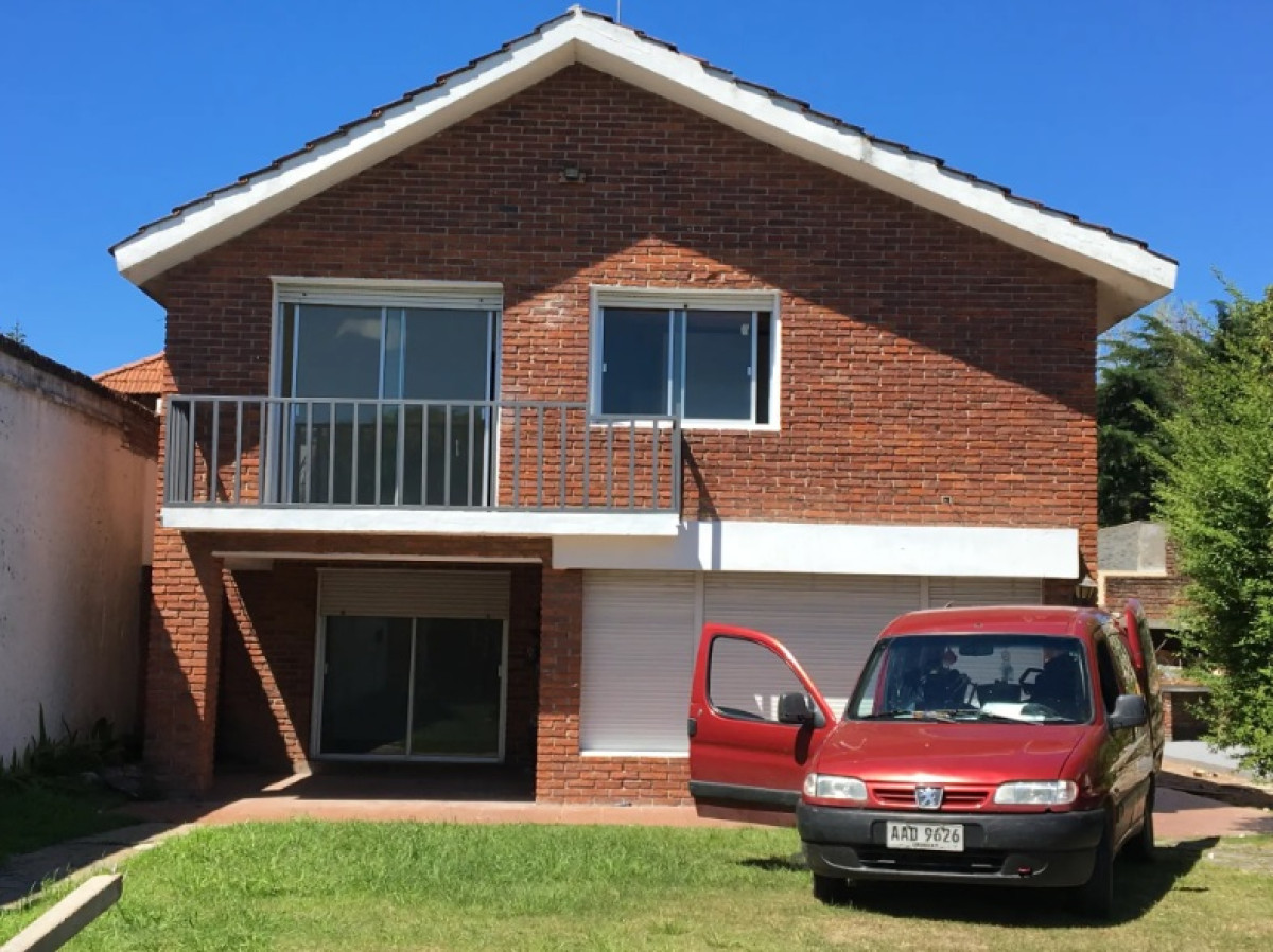 Chalet en 2 plantas, Tajes y Santa Mónica
