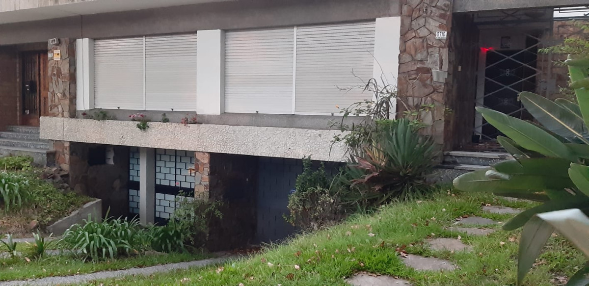 Casa muy cómoda  y con ambientes bien amplios + impresionante subsuelo de 80 m2 aprox.